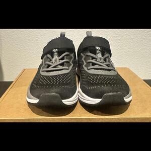 New Skechers Boys Sneakers Youth Size 2 Black/White/Gray
